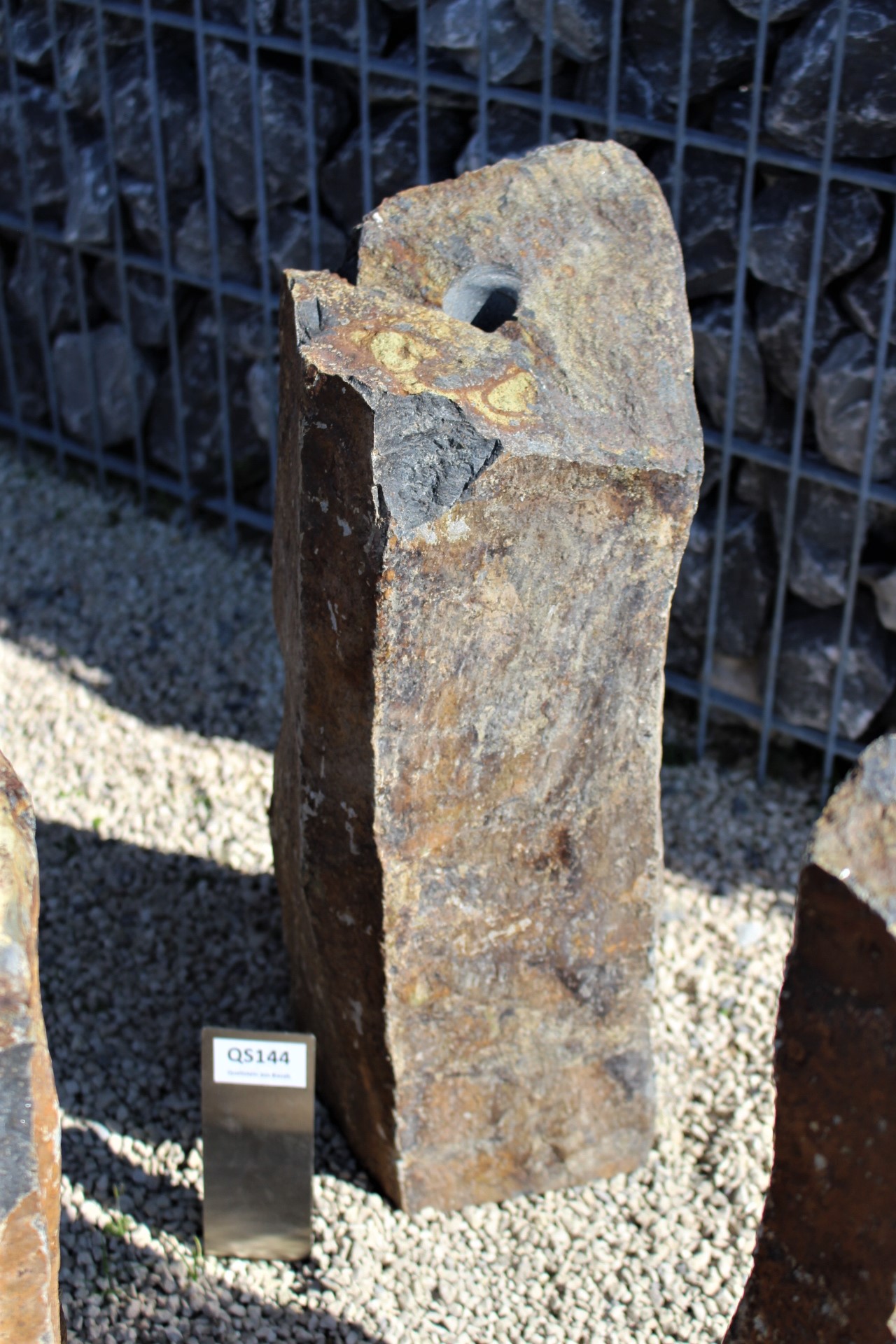 Quellsteinsäule aus Basalt ca. 19x20x55cm