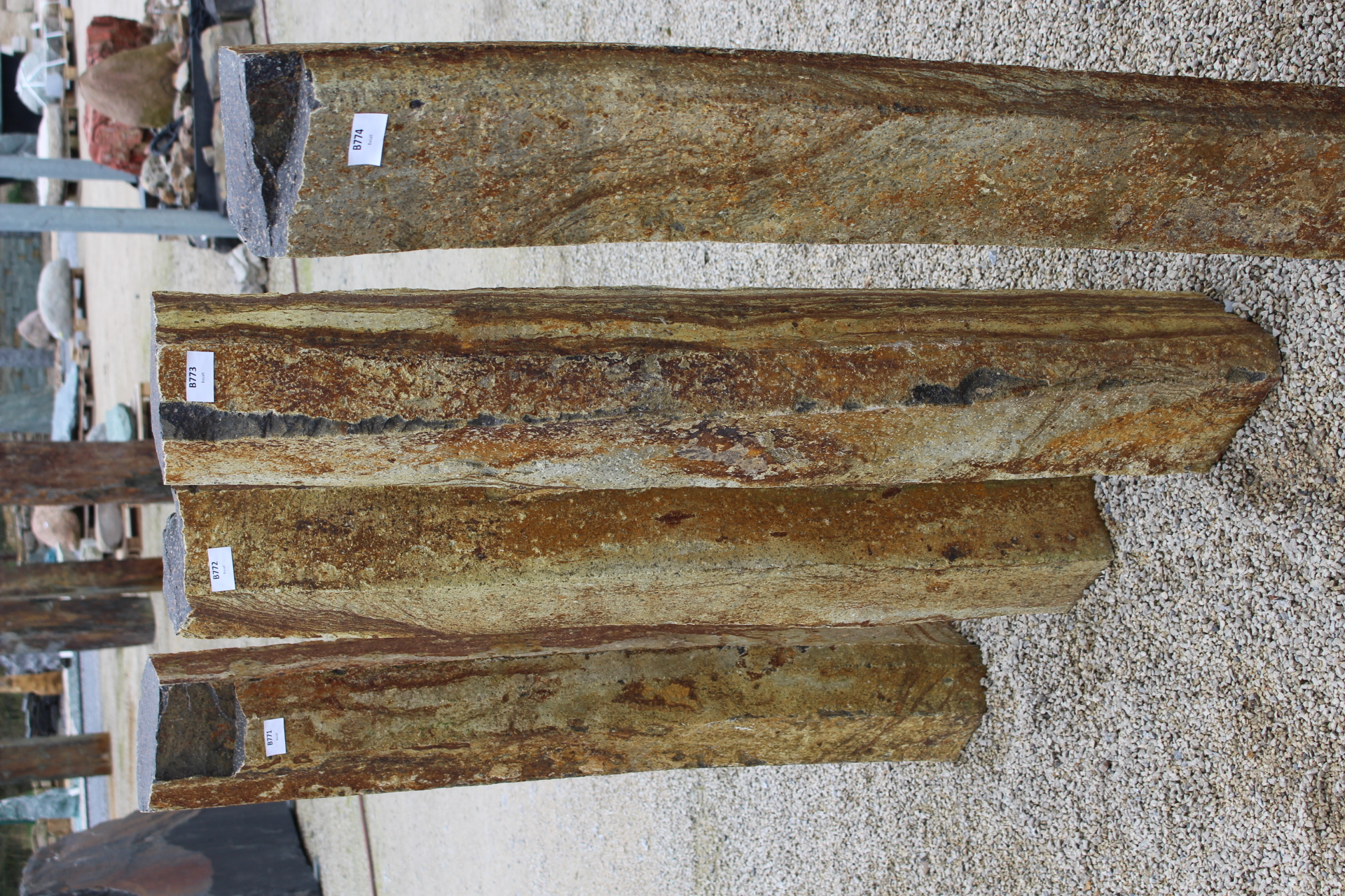 Basaltsäule ca. 20x16x120cm