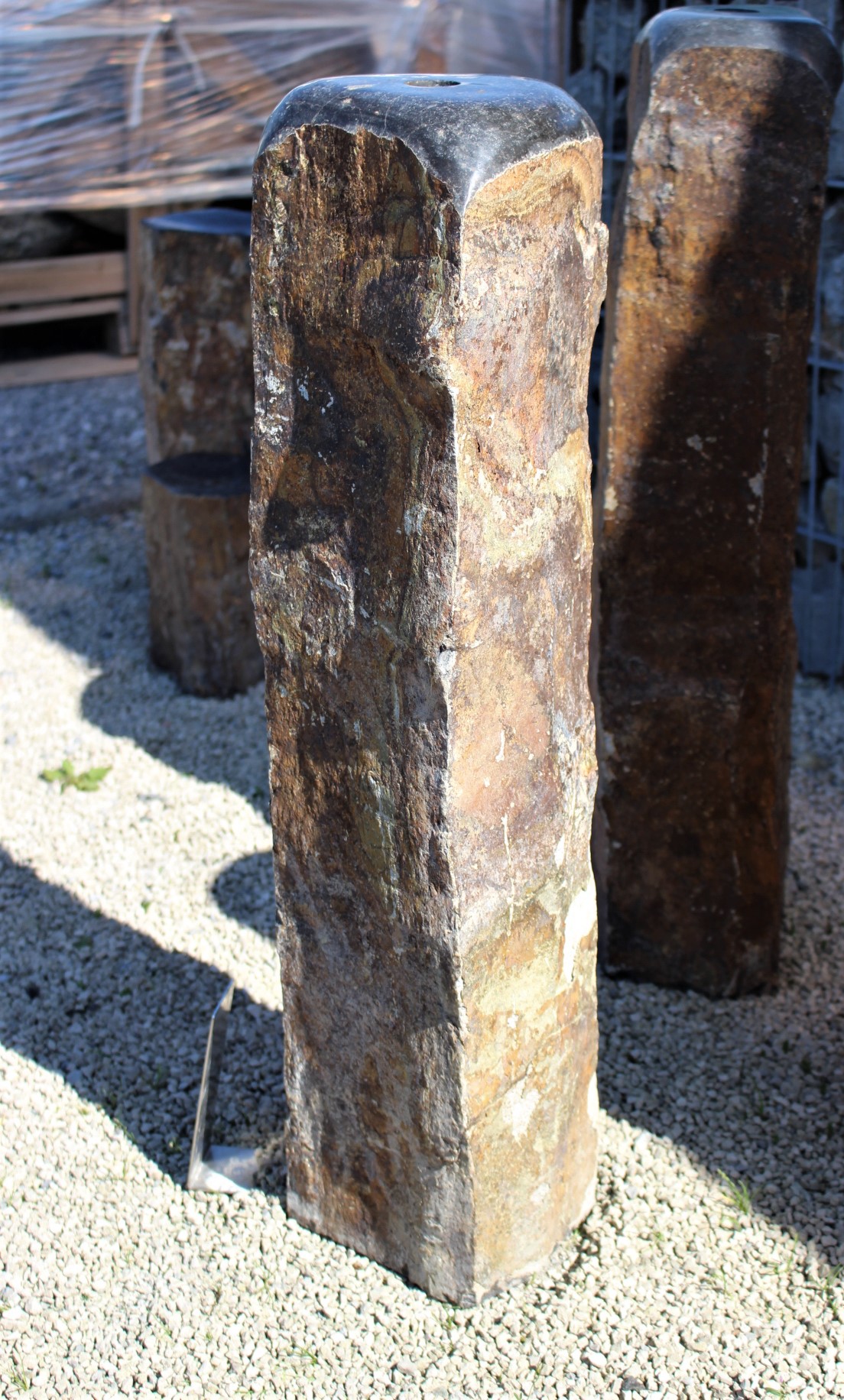 Quellsteinsäule aus Basalt ca. 19x20x80cm