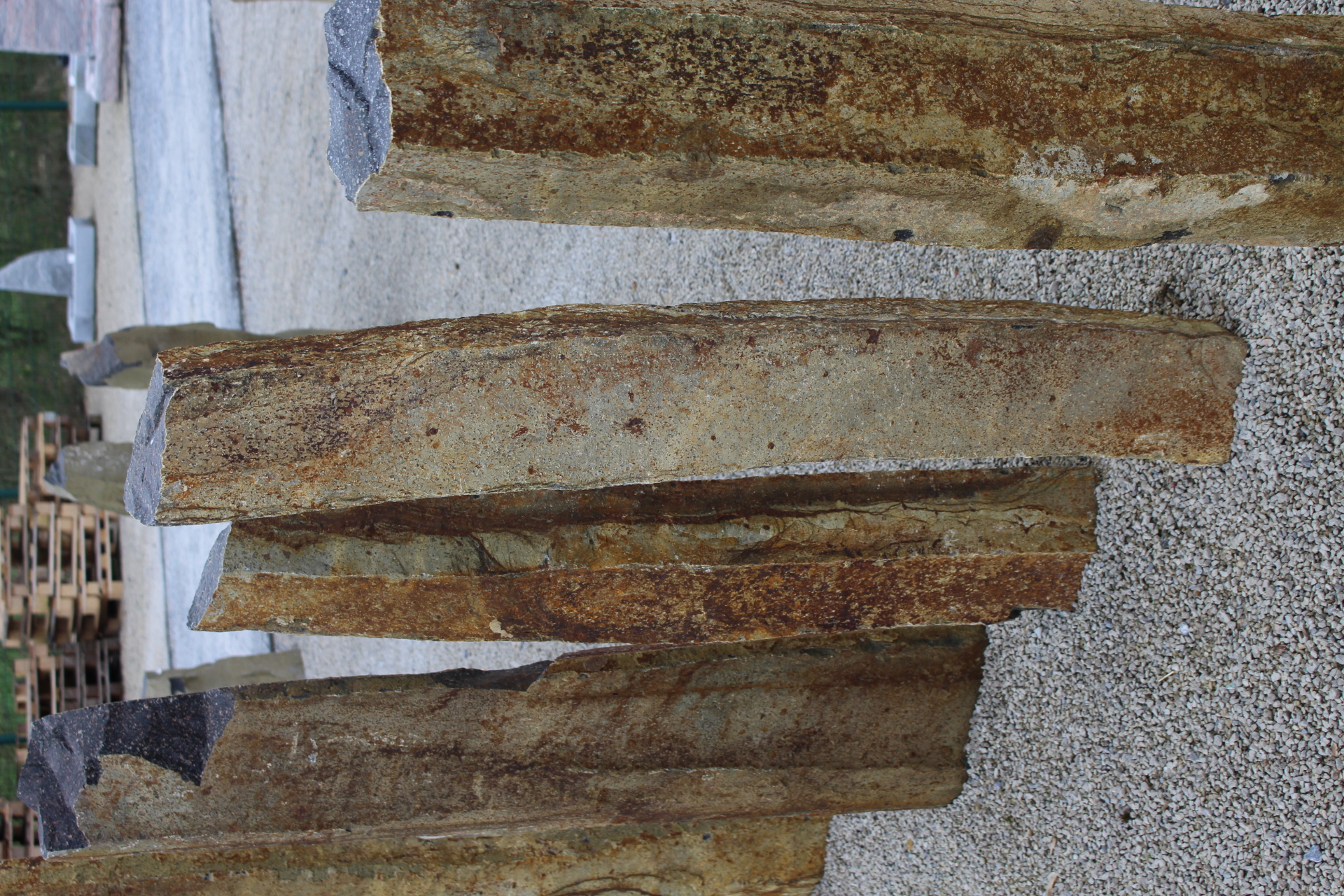 Basaltsäule ca. 20x15x125cm