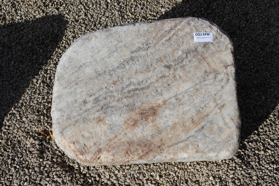 Liegestein aus Odenwald Quarzit ca. 46x35x16cm