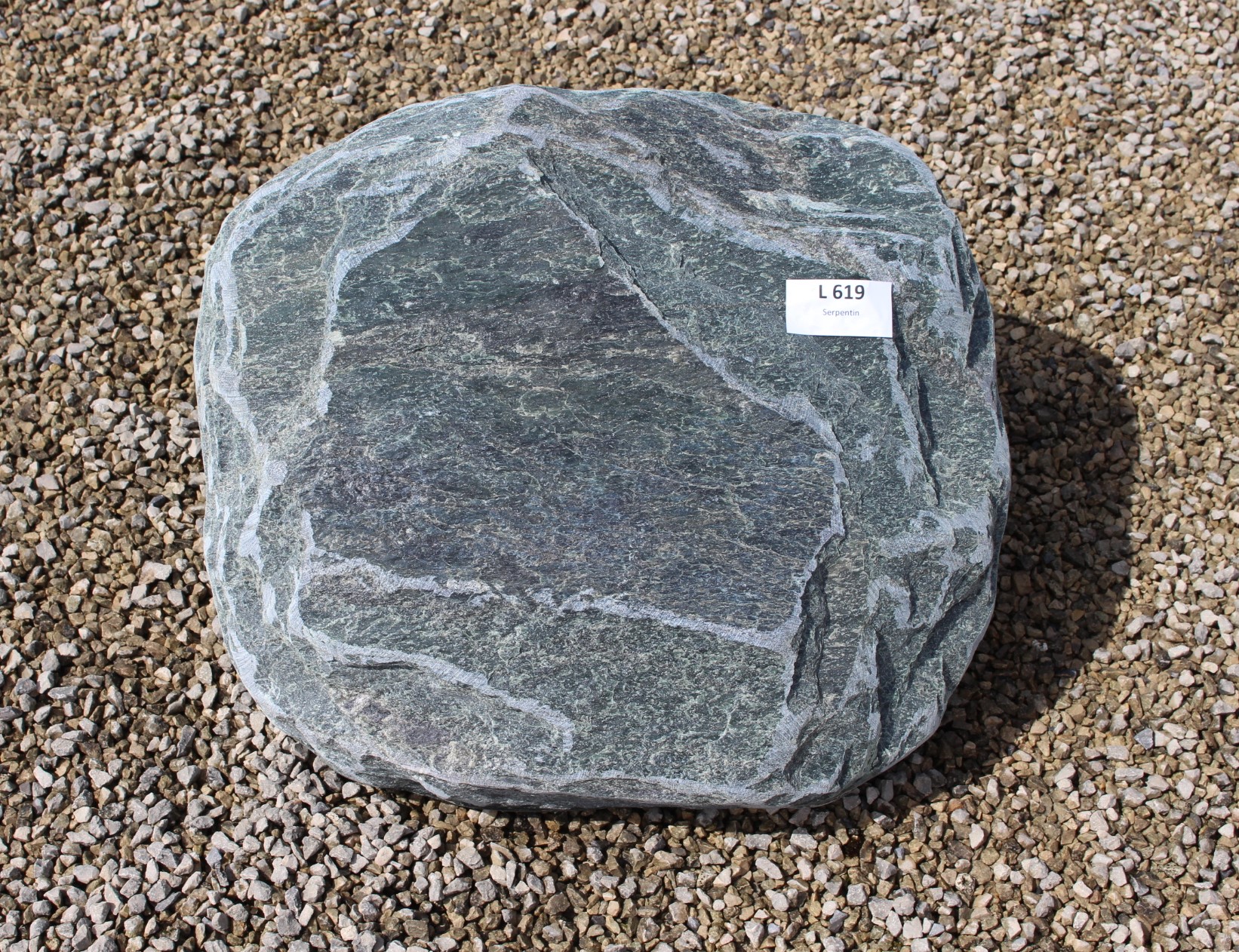Liegestein aus Serpentin ca. 38x33x12cm