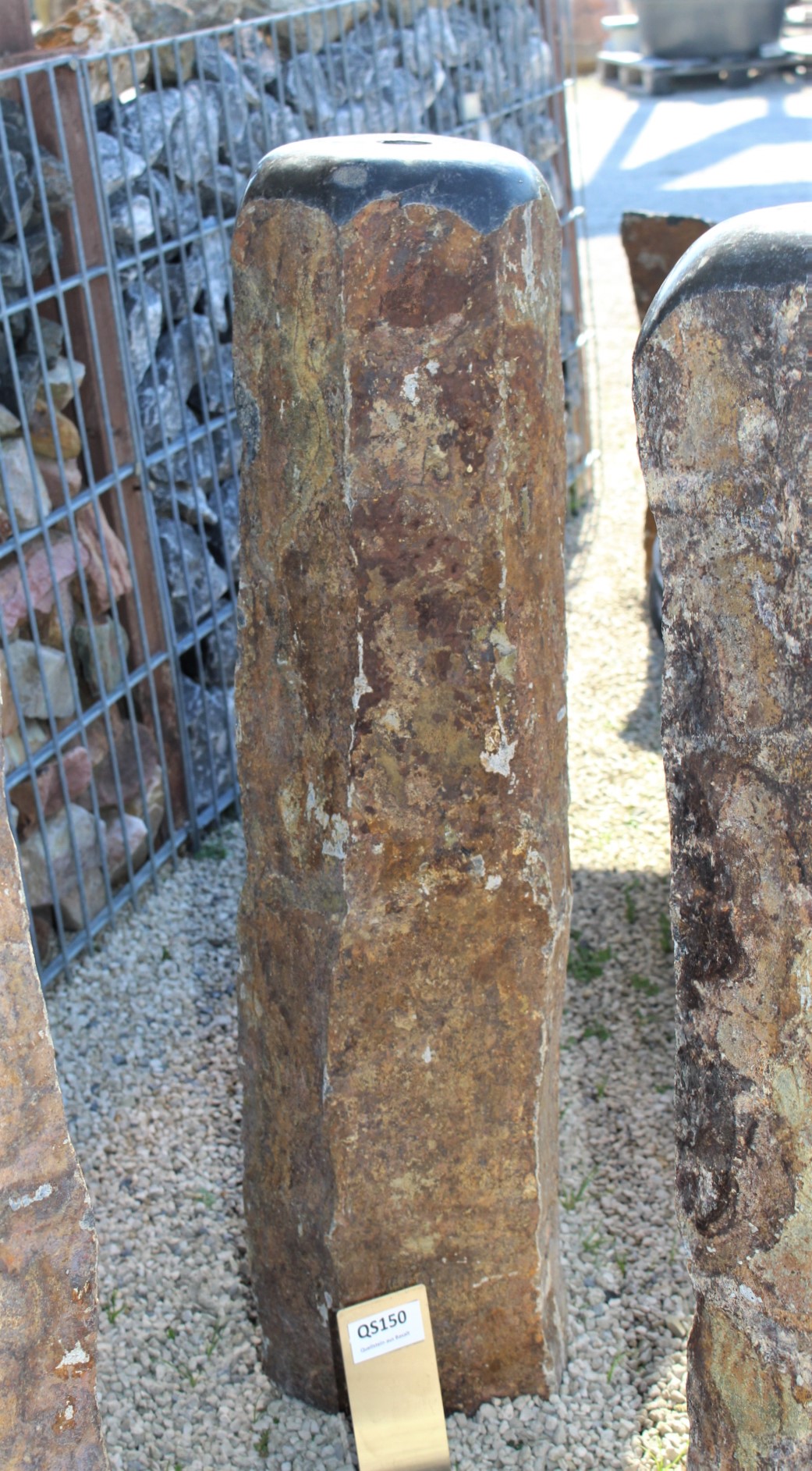 Quellsteinsäule aus Basalt ca. 18x21x80cm