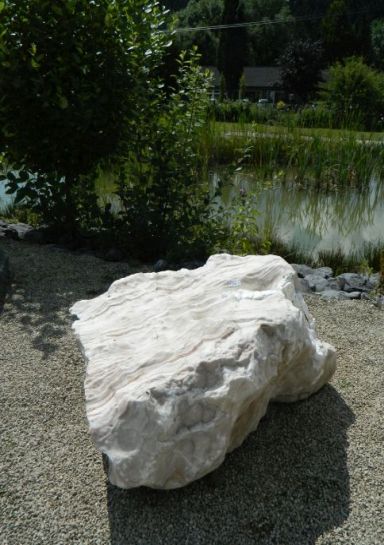 Gartenstein aus Onyx 90x90x50cm