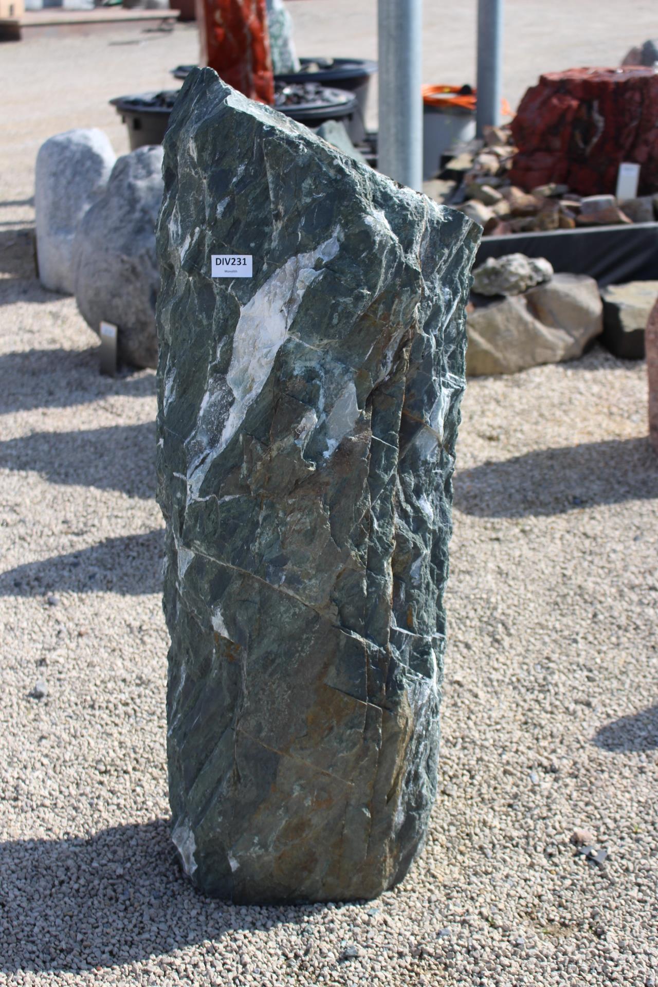Green Angel Monolith ca. 35x22x105cm