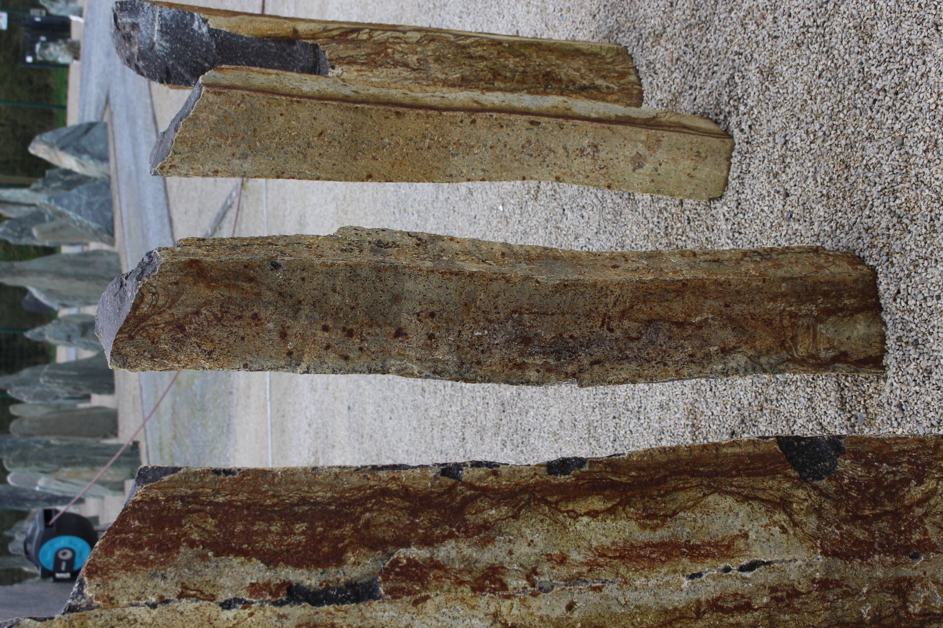 Basaltsäule ca. 22x18x125cm